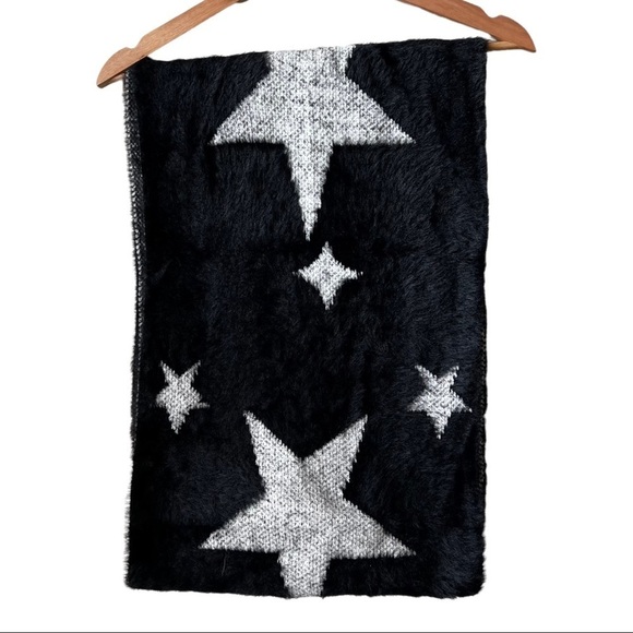 TORRID Oblong Scarf Black Allover Star New with tags.🧣 - Picture 3 of 9